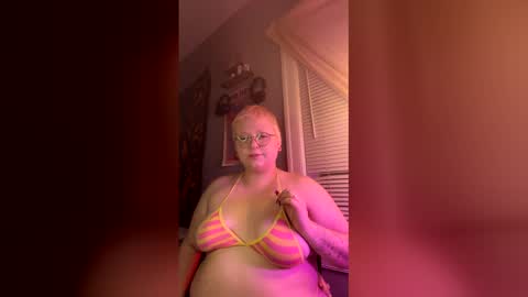 Snapshot of naominymph420 chatting on 12/23/25, 04:21 naominymph420 online show from 12/23/25, 04:21