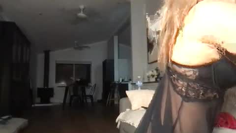 Snapshot of naomirhoades chatting on 03/08/25, 03:02 naomirhoades online show from 03/08/25, 03:02