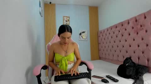 naomis_35 online show from 10/12/25, 05:01