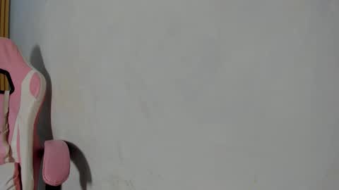 Snapshot of naomis_35 chatting on 11/19/25, 07:14 naomis_35 online show from 11/19/25, 07:14