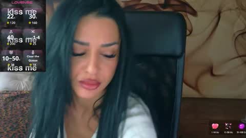 Snapshot of naomiscarlett chatting on 11/07/25, 09:42 NaomiScarlett online show from 11/07/25, 09:42