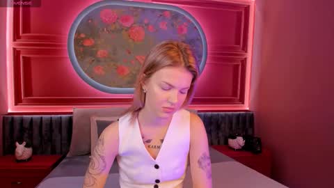 Naomi online show from 10/10/25, 07:35