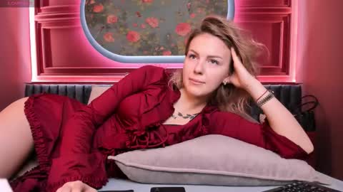 Naomi online show from 10/15/25, 07:14