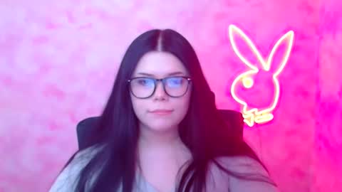 Snapshot of naomivibes chatting on 12/19/25, 06:59 Naomi online show from 12/19/25, 06:59