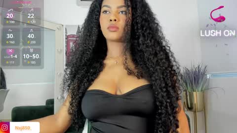 Snapshot of naomixjones1 chatting on 12/21/24, 10:19 Naomi online show from 12/21/24, 10:19