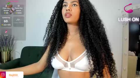 Snapshot of naomixjones1 chatting on 03/10/25, 02:39 Naomi online show from 03/10/25, 02:39