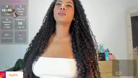 Snapshot of naomixjones1 chatting on 09/10/25, 07:25 Naomi online show from 09/10/25, 07:25