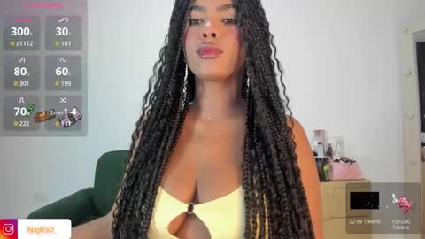 Snapshot of naomixjones1 chatting on 10/02/25, 09:22 Naomi online show from 10/02/25, 09:22