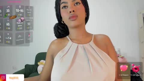 Snapshot of naomixjones1 chatting on 10/06/25, 12:08 Naomi online show from 10/06/25, 12:08