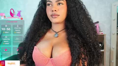 Snapshot of naomixjones1 chatting on 11/25/25, 03:39 Naomi online show from 11/25/25, 03:39