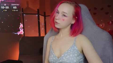 Snapshot of naomiyoru chatting on 02/15/26, 08:38 Naomi online show from 02/15/26, 08:38