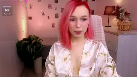 Snapshot of naomiyoru chatting on 04/04/26, 08:28 Naomi online show from 04/04/26, 08:28