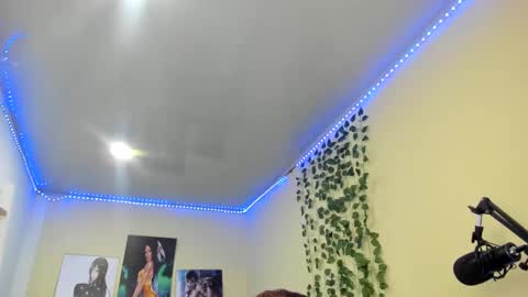 naomy online show from 01/21/25, 07:39