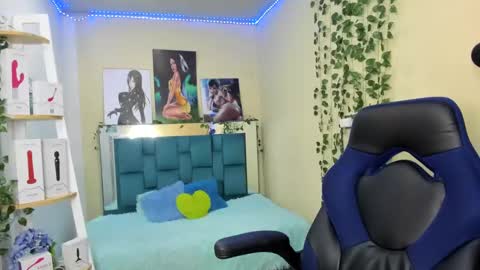 naomy online show from 01/28/25, 09:19