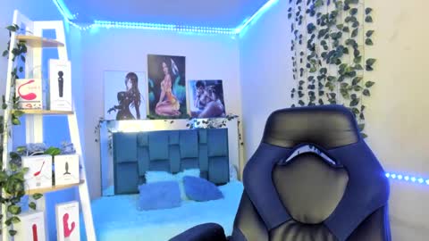 naomy online show from 02/07/25, 12:31