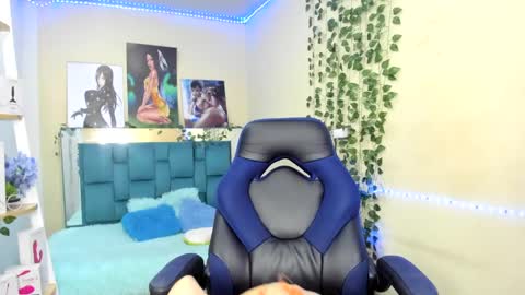 naomy online show from 02/09/25, 01:44