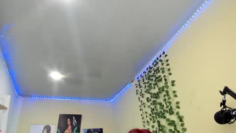 naomy online show from 02/12/25, 02:03