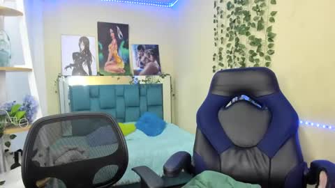 naomy online show from 02/12/25, 07:56