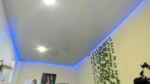 naomy online show from 02/16/25, 07:16