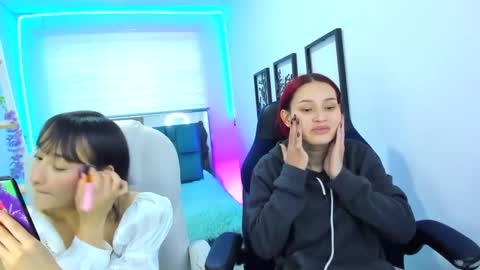 naomy online show from 09/19/25, 07:47