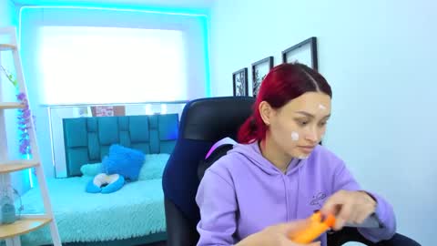 naomy online show from 09/22/25, 07:38