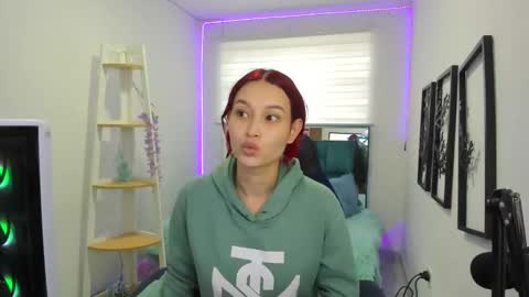 naomy online show from 10/27/25, 07:40