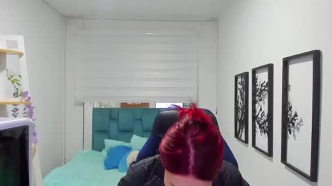 naomy online show from 12/02/25, 01:44