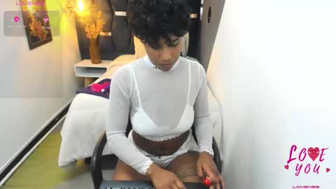 Snapshot of naomy__smith__ chatting on 02/18/26, 08:38 N A O M Y online show from 02/18/26, 08:38