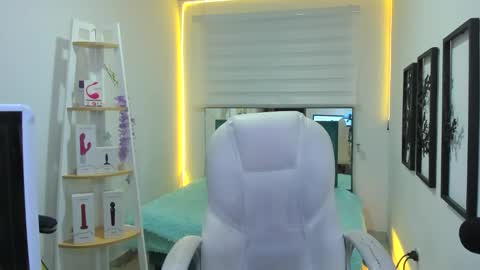 Snapshot of naomy_sex_69 chatting on 11/04/25, 11:04 naomy_sex_69 online show from 11/04/25, 11:04