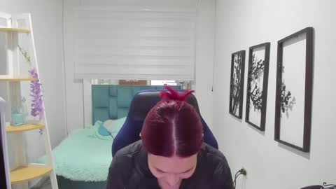 Snapshot of naomy_sex_69 chatting on 12/18/25, 03:01 naomy_sex_69 online show from 12/18/25, 03:01