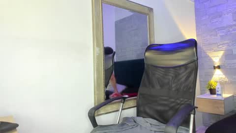 Naomy Smith online show from 12/03/24, 11:57