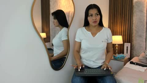 Naomy Smith online show from 03/05/25, 06:45