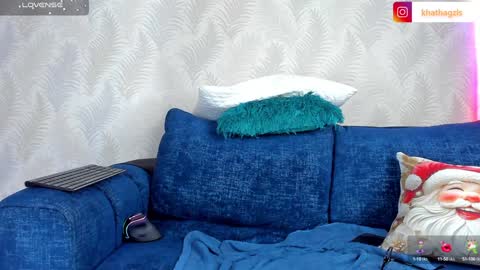 Snapshot of naomycole_ chatting on 12/19/24, 04:34 Naomy Cole online show from 12/19/24, 04:34