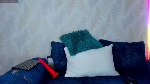 Snapshot of naomycole_ chatting on 01/26/25, 12:16 Naomy Cole online show from 01/26/25, 12:16