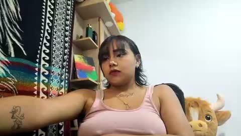 naomylux1 online show from 06/25/26, 02:44