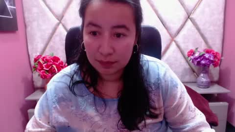Snapshot of naomyprinces_ chatting on 12/21/24, 12:59 Bulma Heidi online show from 12/21/24, 12:59