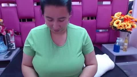 Snapshot of naomyprinces_ chatting on 01/20/25, 01:21 Bulma Heidi online show from 01/20/25, 01:21