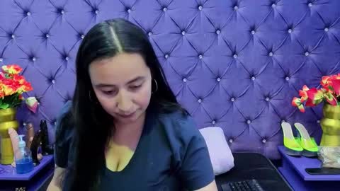 Snapshot of naomyprinces_ chatting on 10/23/25, 02:16 Bulma Heidi online show from 10/23/25, 02:16