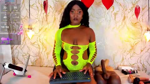 Naomy online show from 05/20/26, 08:59