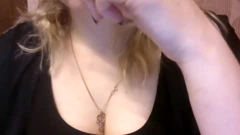 Snapshot of narcisjill chatting on 01/05/25, 12:42 NarcisJill online show from 01/05/25, 12:42