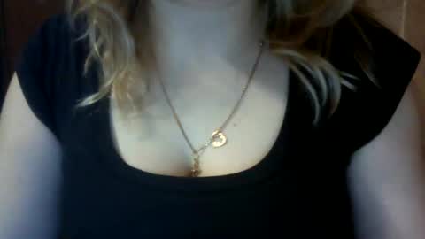 Snapshot of narcisjill chatting on 02/19/25, 12:14 NarcisJill online show from 02/19/25, 12:14