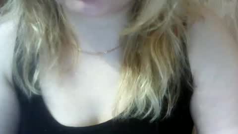 Snapshot of narcisjill chatting on 03/04/25, 11:22 NarcisJill online show from 03/04/25, 11:22