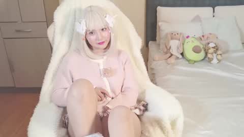 Snapshot of naree_masaki chatting on 02/13/25, 09:30 Naree online show from 02/13/25, 09:30