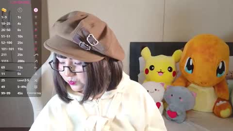 Snapshot of naree_masaki chatting on 12/22/25, 06:27 Naree online show from 12/22/25, 06:27