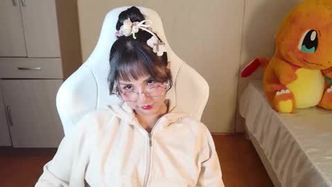 Snapshot of naree_masaki chatting on 02/19/26, 10:55 Naree online show from 02/19/26, 10:55