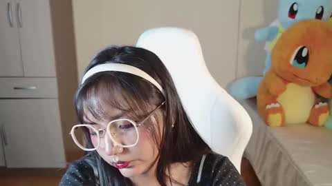 Snapshot of naree_masaki chatting on 03/30/26, 10:27 Naree online show from 03/30/26, 10:27