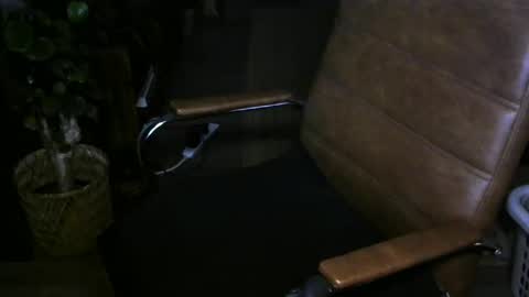 Snapshot of nareth338 chatting on 04/01/26, 01:01 nareth338 online show from 04/01/26, 01:01