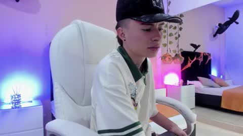 Nascary Fox online show from 10/11/25, 08:29