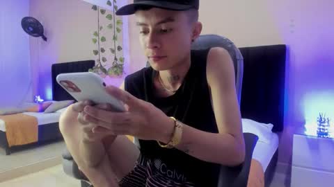 Snapshot of nascary_fox chatting on 11/04/25, 08:30 Nascary Fox online show from 11/04/25, 08:30