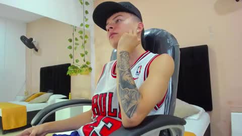 Snapshot of nascary_fox chatting on 12/02/25, 07:20 Nascary Fox online show from 12/02/25, 07:20